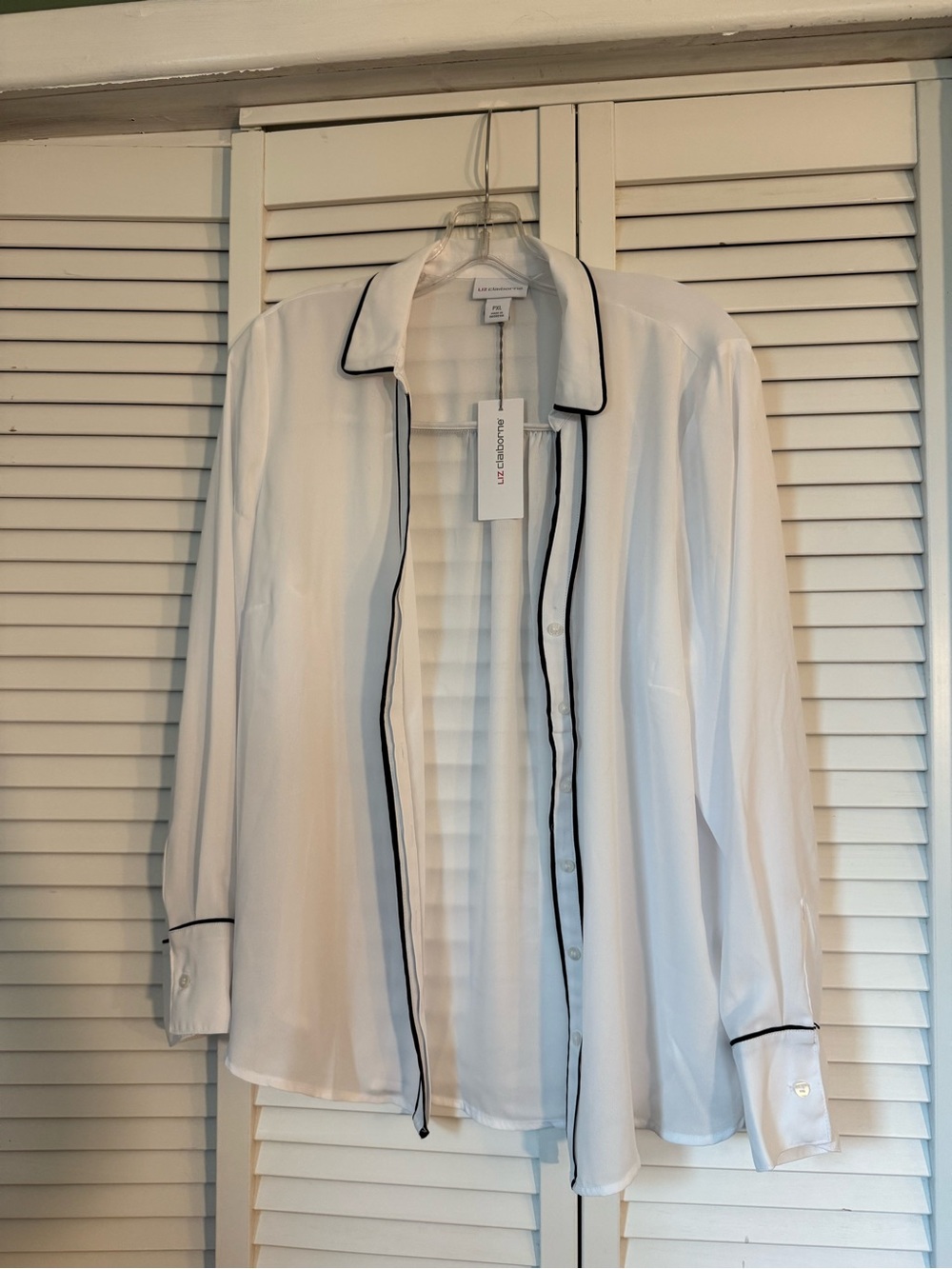 NWT Liz Claiborne White Button Up Blouse Black Contrast Long Sleeve Petite XL